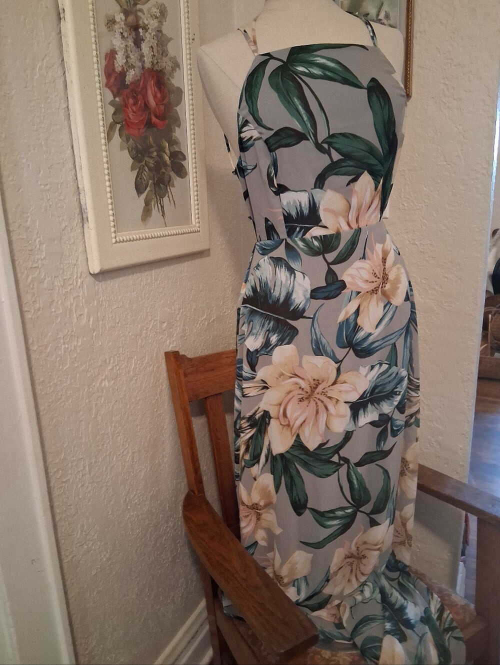 Lulus Tropical Floral Halter Maxi Dress in Gray and Green SZ L Lace Up Back